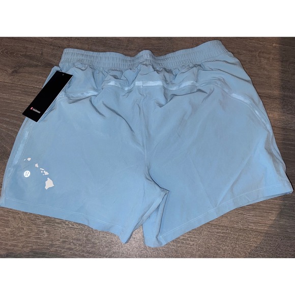 Lululemon Other - Lululemon Pace Breaker Shorts seafoam Blue Hawaii Graphic NWT Zip Pocket XL 5"